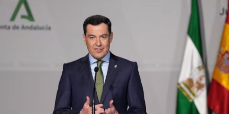 El peso de Vox en el Gobierno de Juan Manuel Moreno encalla el acuerdo de investidura en Andalucía