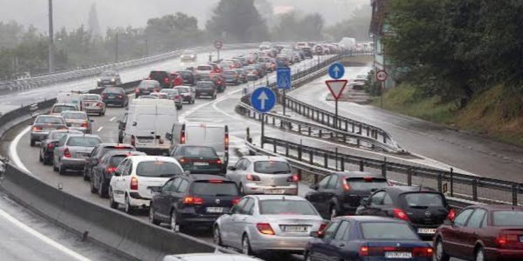 Los coches nuevos matriculados desde hoy deberán llevar detector de distracciones y frenado de emergencia obligatorio