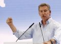 Feijóo rechaza suspender el voto exterior como pide Vox, pero exige aumentar su seguridad y auditar el CERA