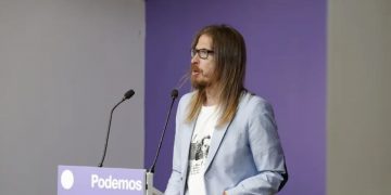 Podemos tilda de «patético» que Sánchez mantenga a la directora de la Guardia Civil tras su imputación