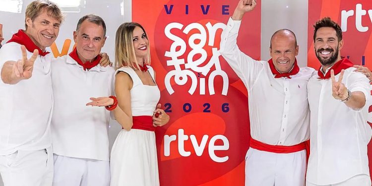 Quiénes son los presentadores y comentaristas de TVE para los encierros de San Fermín 2026: el equipo de RTVE en Pamplona