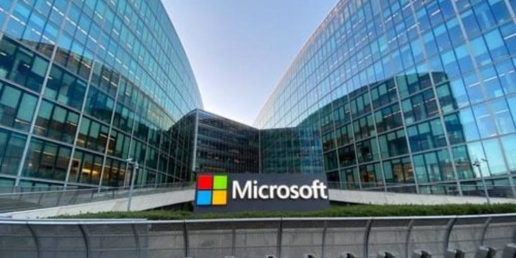 Varapalo a la Junta de Andalucía: Sancionada por quebrar la intimidad y entregar los datos de medio millón de alumnos menores a Microsoft