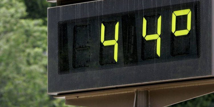 Alerta roja por peligro extremo: La ola de calor abrasa a España con registros históricos de hasta 44 grados