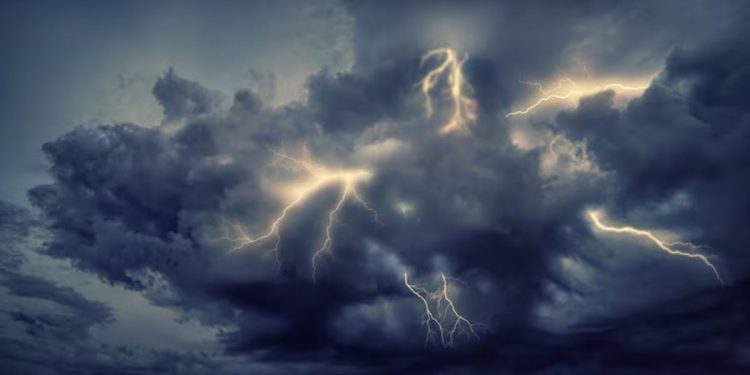 La AEMET advierte de la llegada de una DANA que pondrá fin a la ola de calor con tormentas intensas en el noreste peninsular