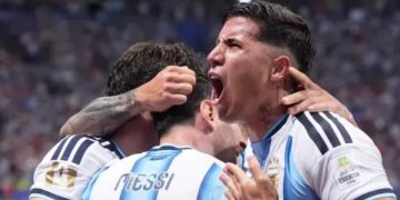 3-2: Argentina obra un milagro «faraónico» ante Egipto con un Messi extraterrestre