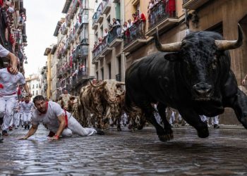 Tercer encierro de San Fermín 2026: una carrera accidentada de Victoriano del Río deja ocho heridos en Pamplona