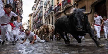 Tercer encierro de San Fermín 2026: una carrera accidentada de Victoriano del Río deja ocho heridos en Pamplona