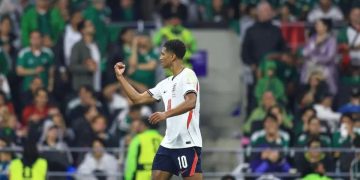Alerta amarilla en el Mundial: 17 futbolistas se la juegan en cuartos de final
