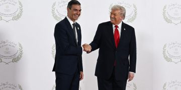 FAES tacha a Trump de «bocazas» y afea a Sánchez su sumisión: «Se le vio muy manso»