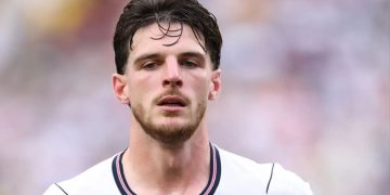 Alarma en Inglaterra: un virus aísla a Declan Rice a las puertas de los cuartos de final