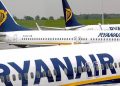 Pánico en un vuelo de Ryanair: una ventanilla se rompe en el aire y succiona parcialmente a un pasajero