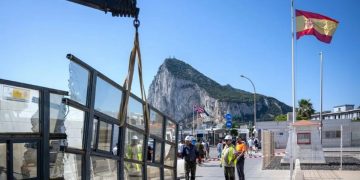 Explosión de alegría y emoción histórica en la frontera de Gibraltar