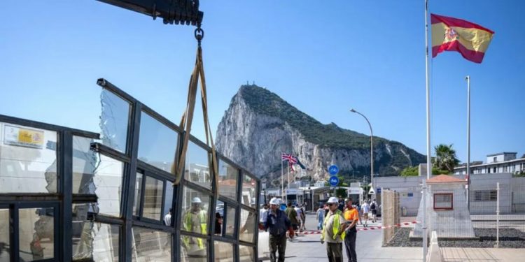 Explosión de alegría y emoción histórica en la frontera de Gibraltar