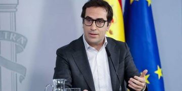 Carlos Cuerpo anuncia un paquete de 570 millones de euros para impulsar la reconstrucción y la inversión española en Ucrania