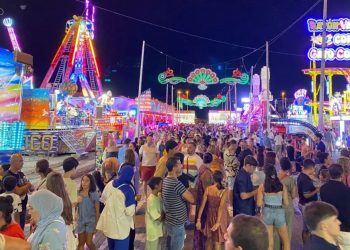 El encarecimiento del transporte marítimo amenaza con subir el precio de los cacharritos en la Feria de Ceuta 2026