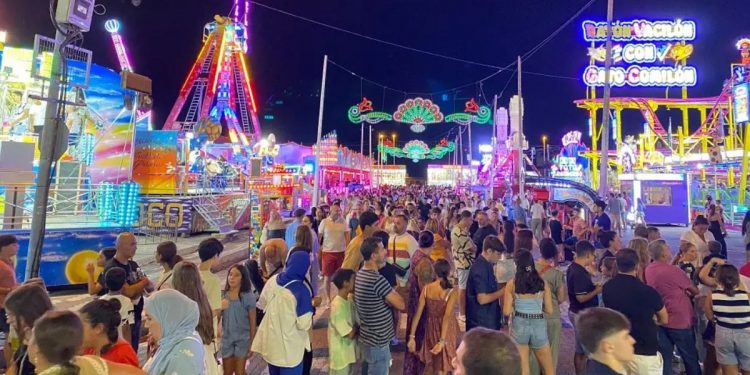 El encarecimiento del transporte marítimo amenaza con subir el precio de los cacharritos en la Feria de Ceuta 2026