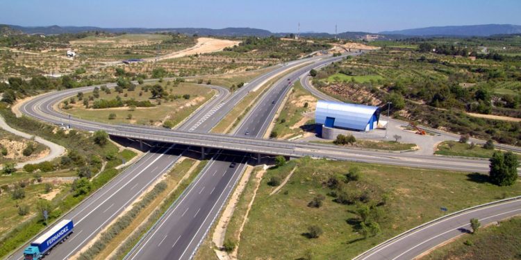 El Govern abre la puerta a recuperar los peajes en la AP-2 y la AP-7 ante la saturación de las vías