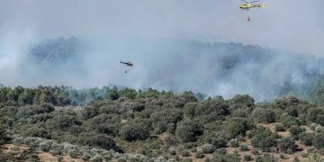 Emergencia en Guadalajara: el incendio de La Mierla supera las 2.000 hectáreas y obliga a evacuar siete pueblos