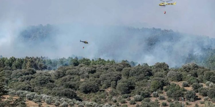 Emergencia en Guadalajara: el incendio de La Mierla supera las 2.000 hectáreas y obliga a evacuar siete pueblos