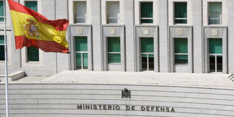 Crisis en plena campaña de incendios: Defensa incumple el pacto con Transición Ecológica para garantizar «al menos 10 aviones» de extinción