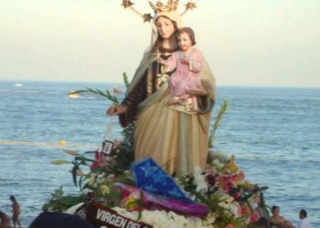 Un vecino en silla de ruedas denuncia la falta de visibilidad en los actos de la Virgen del Carmen y la parálisis de las mejoras en el Revellín
