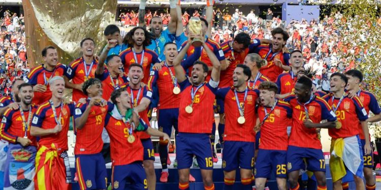 Lluvia de millones para el fútbol español: el impacto económico del Mundial en la RFEF y las primas de los campeones