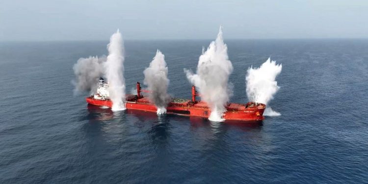 Los hutíes declaran un bloqueo naval contra Arabia Saudí y extienden el caos de Ormuz al mar Rojo