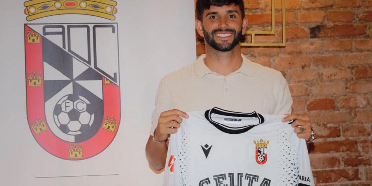 Alejandro Meléndez vuelve a la AD Ceuta FC: «Estoy muy feliz de regresar»