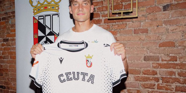 Álex Petxarromán, nuevo refuerzo para la AD Ceuta FC: «El proyecto deportivo me convenció desde el principio»
