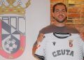 Omar Sadik, presentado con la AD Ceuta FC: «Vamos a darlo todo en el campo para hacer un gran año entre todos»