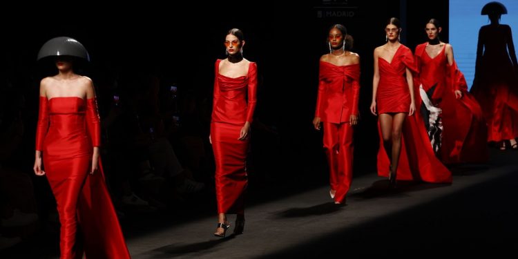 Mercedes-Benz Fashion Week Madrid refuerza el liderazgo de la moda española y traslada su edición SS2027 al centro de la capital