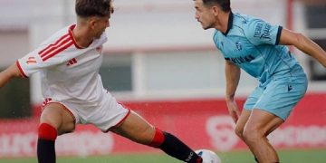 La AD Ceuta cae con honores ante el Sevilla FC pero deja grandes sensaciones en su segundo test (2-1)