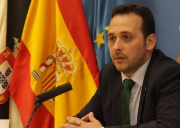 VOX tilda de «teatro» la reunión entre la Ciudad y Delegación y acusa a PP y PSOE de provovar el colapso migratorio en Ceuta