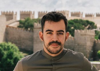 El chef Carlos Casillas cierra su restaurante con estrella Michelin para repartir 18.000 comidas en el incendio de Ávila