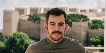 El chef Carlos Casillas cierra su restaurante con estrella Michelin para repartir 18.000 comidas en el incendio de Ávila