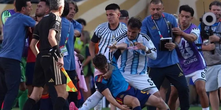 La FIFA abre un expediente disciplinario a Argentina por los incidentes en la final del Mundial 2026