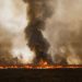 El incendio de Fermoselle mejora durante la noche, pero el viento amenaza una jornada crítica en Zamora