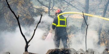Un bombero de París fuera de servicio sofoca un incendio en Feillens y facilita la detención del presunto autor