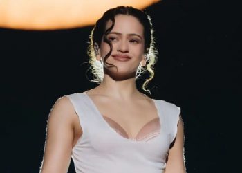 Rosalía pide disculpas en su primer concierto en Argentina tras la polémica por la final del Mundial de 2026