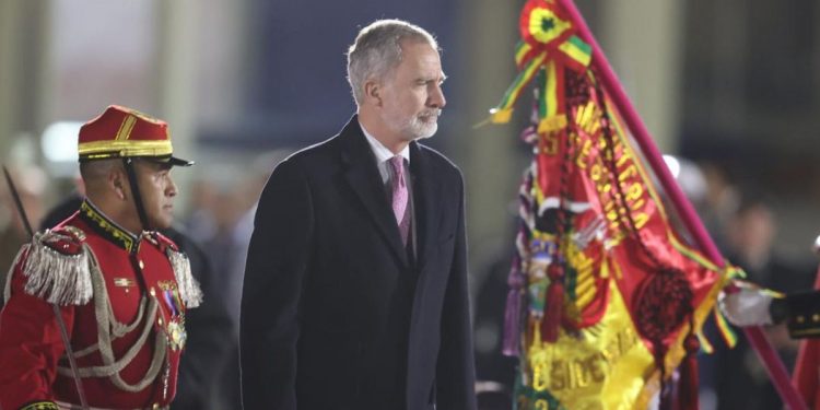 El Rey expresa su «indignación» por los sucesos de Ceuta y exige al Gobierno garantizar la seguridad ciudadana