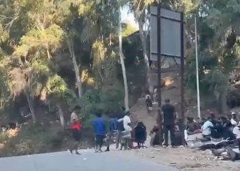 Tensión máxima en el CETI de Ceuta: un millar de migrantes espera fuera sin comida ni agua