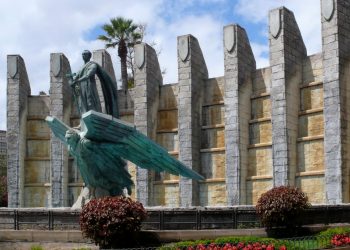 Nuevo choque por el “monumento a Franco” de Tenerife: el Ayuntamiento busca protegerlo y el Gobierno exige retirarlo