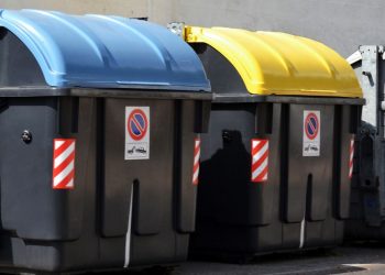 Tiró a la basura un rasca premiado con un millón de euros y una búsqueda contrarreloj logró recuperarlo