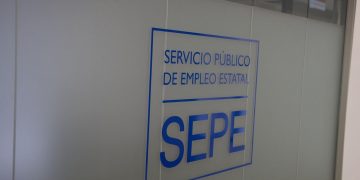 Trabajo atribuye a personas recién regularizadas unas 15.000 de las nuevas altas del paro en julio