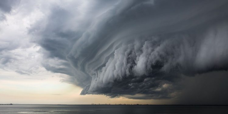 España afronta un jueves de contrastes: granizo en el nordeste y hasta 39 grados en el sur