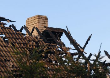 Las ayudas por viviendas destruidas en los incendios llegan hasta 15.120 euros y exigen que sea la residencia habitual