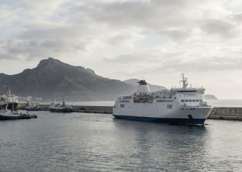 Horarios ferrys Ceuta–Algeciras domingo 9 de agosto de 2026: Baleària, DFDS y Naviera Armas