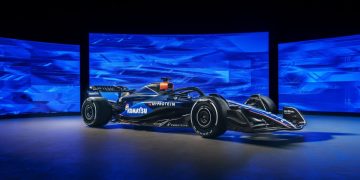 Williams mueve ficha ante las dudas de Carlos Sainz y ya negocia con Sergio Pérez para 2027