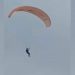 Un migrante logra burlar el blindaje de Ceuta y aterriza en Benzú a bordo de un parapente