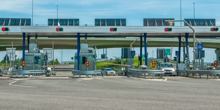 Una familia británica, interceptada en Francia tras meses evitando pagar peajes levantando las barreras a mano